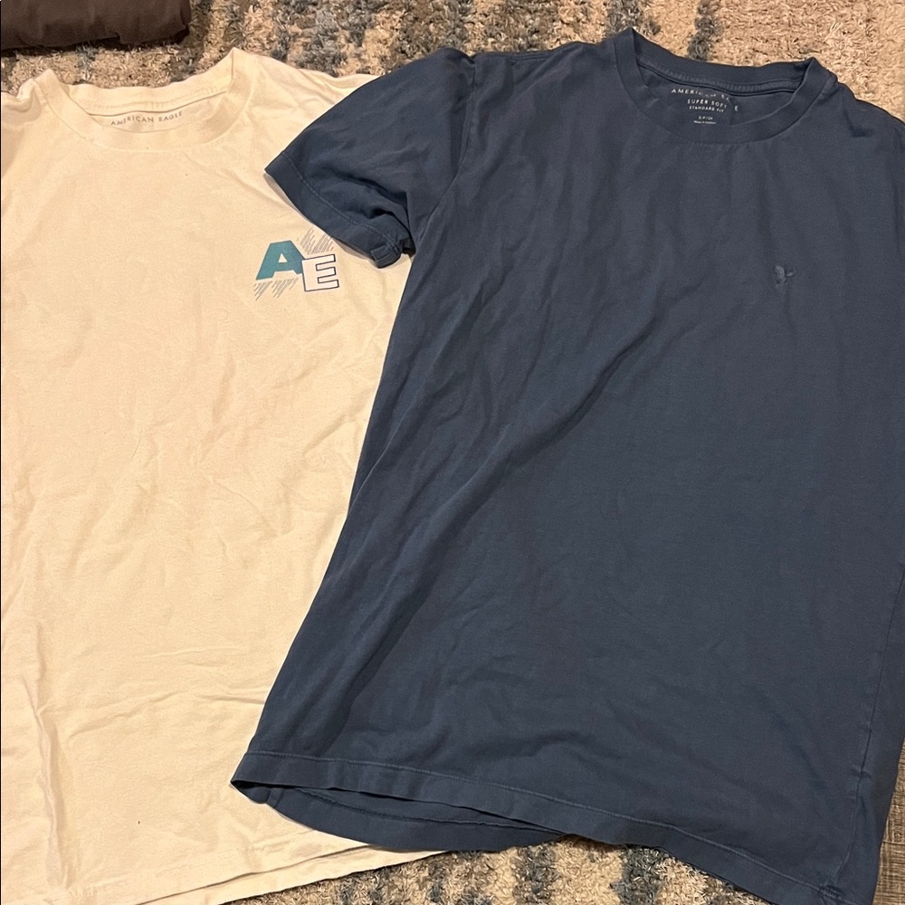 American eagle Men's size small T-Shirt Set